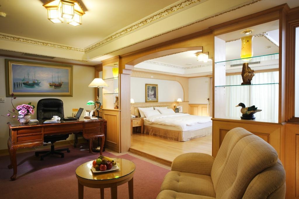 Kingdom Hotel Hsinchu City Exterior photo