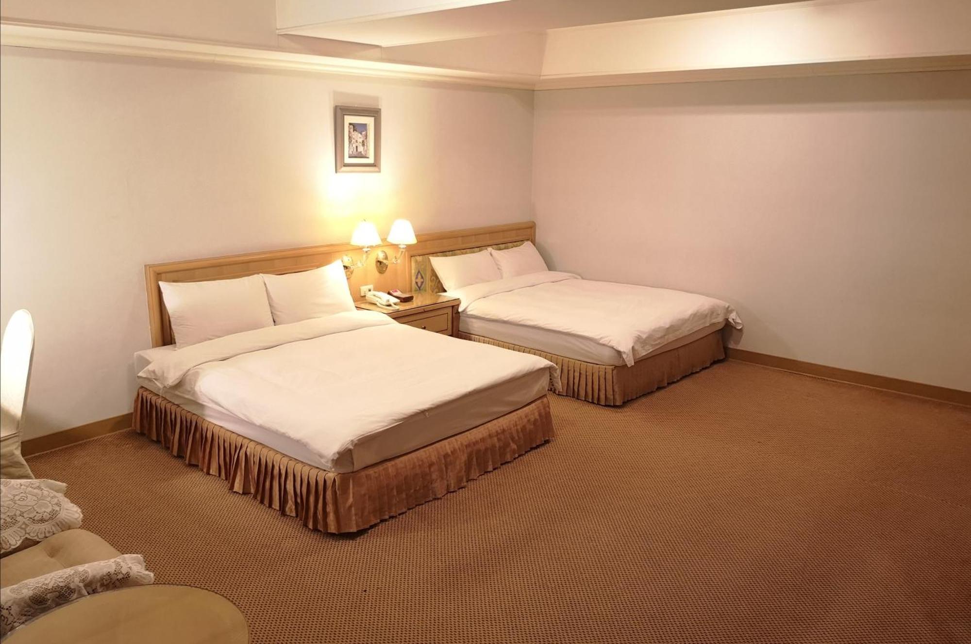 Kingdom Hotel Hsinchu City Room photo